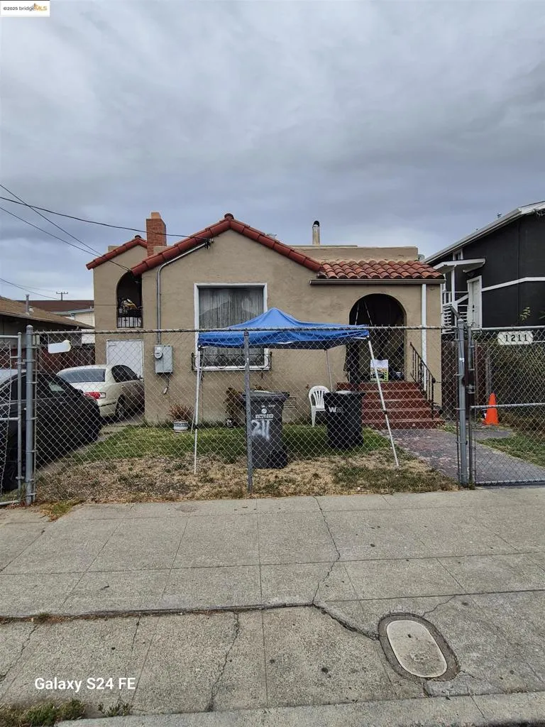 1211 96th Ave, Oakland, California 94603 home-pic-0