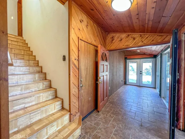 main entrance with access to garage