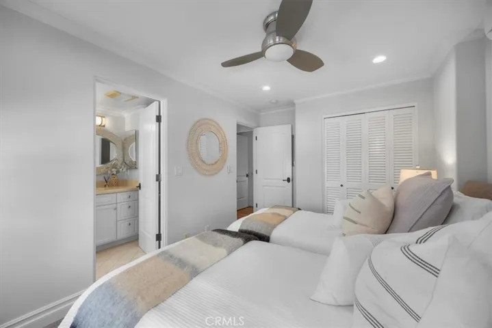 228 5th Place, Manhattan Beach, California 90266