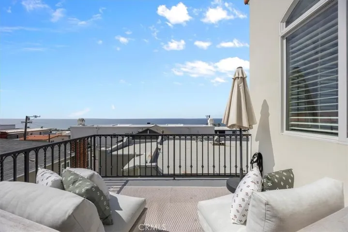 228 5th Place, Manhattan Beach, California 90266