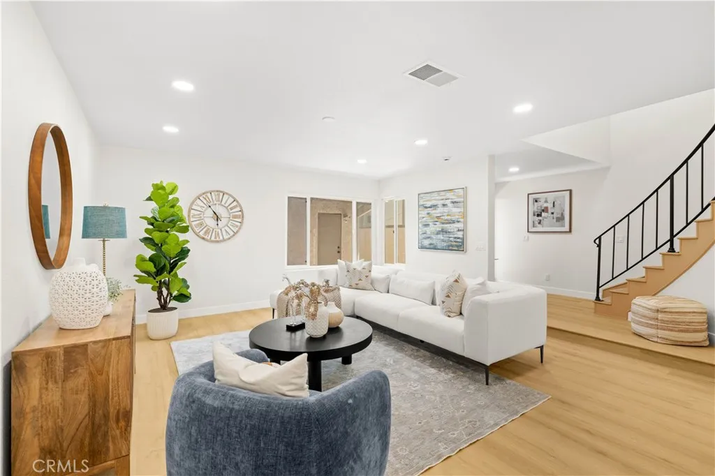 6511 E Circulo Dali, Anaheim Hills, California 92807 home-pic-4