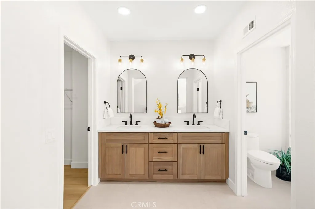 6511 E Circulo Dali, Anaheim Hills, California 92807 home-pic-15