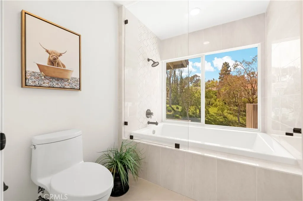 6511 E Circulo Dali, Anaheim Hills, California 92807 home-pic-17