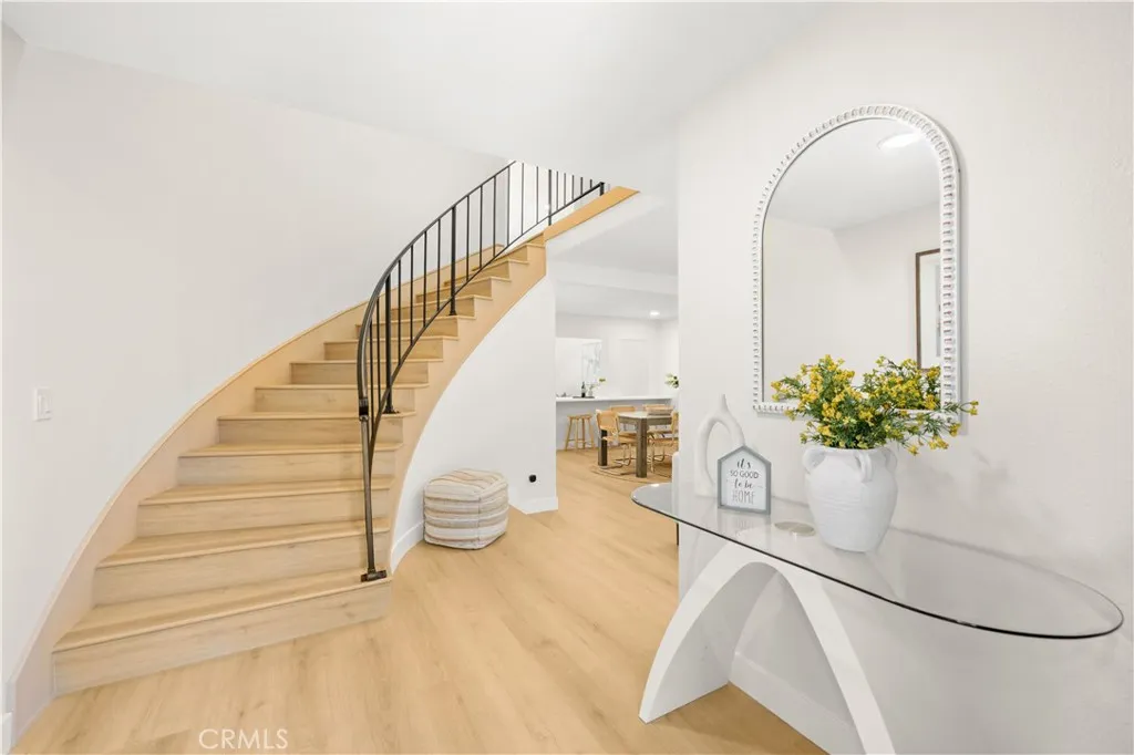 6511 E Circulo Dali, Anaheim Hills, California 92807 home-pic-3