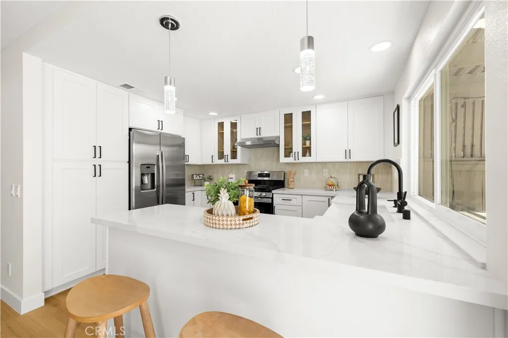 6511 E Circulo Dali, Anaheim Hills, California 92807 home-pic-11
