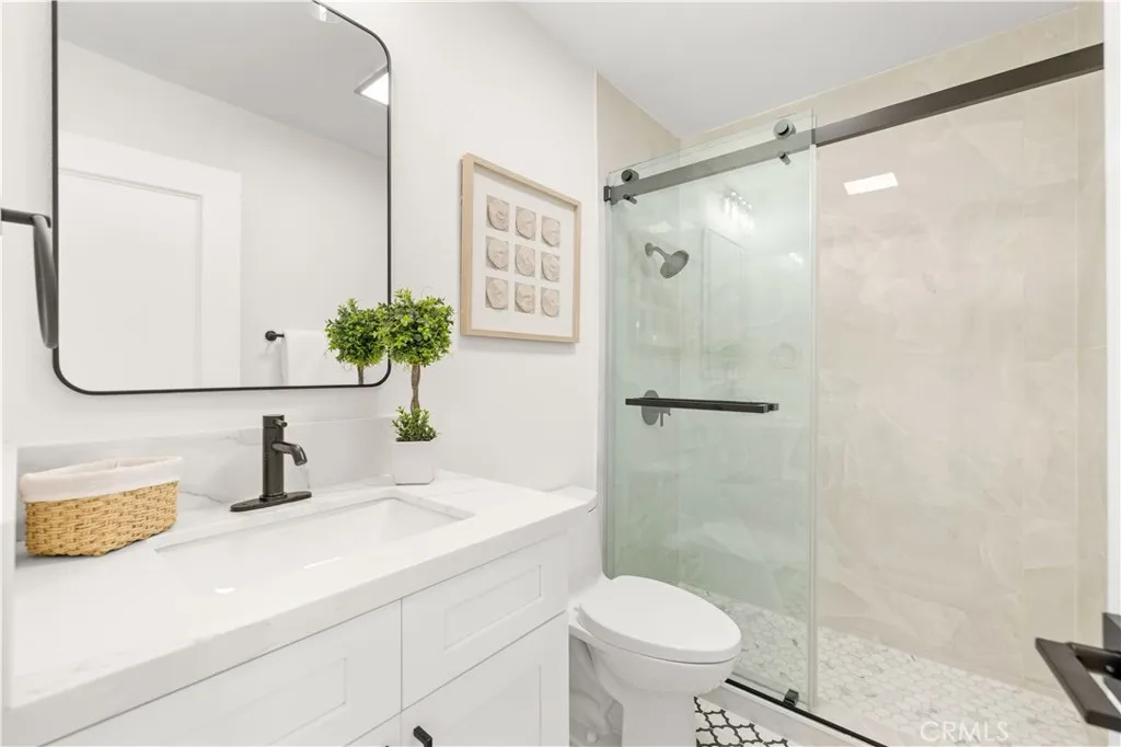 6511 E Circulo Dali, Anaheim Hills, California 92807 home-pic-18