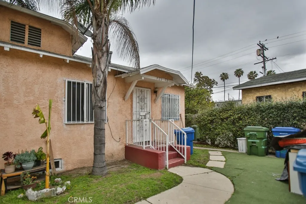 823 W 81st Street, Los Angeles, California 90044 home-pic-6