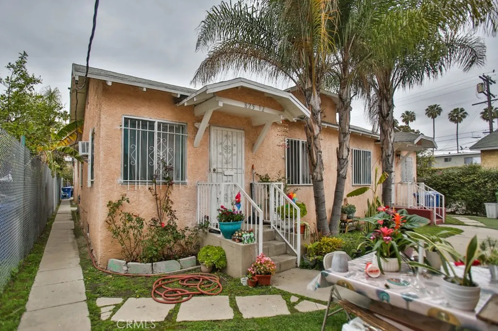 823 W 81st Street, Los Angeles, California 90044 home-pic-14