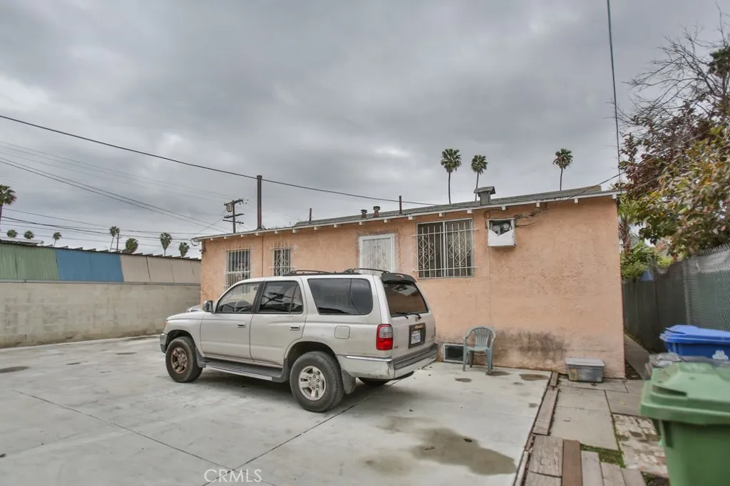 823 W 81st Street, Los Angeles, California 90044 home-pic-9