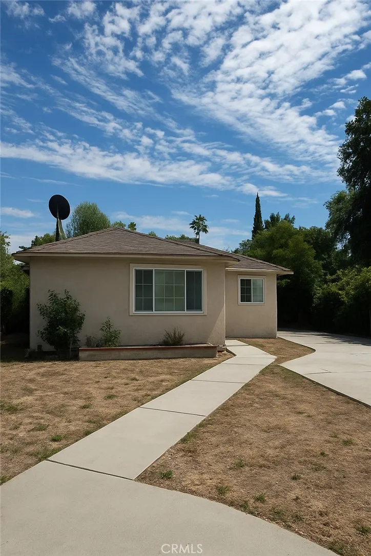 6628 Gaviota, Lake Balboa, California 91406 home-pic-1