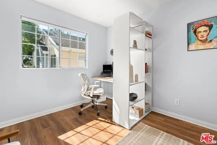 515 Glenwood Road 101, Glendale, California 91202