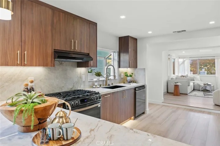 2512 Prospect Avenue, Montrose, California 91020