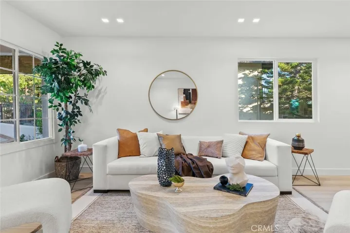 2512 Prospect Avenue, Montrose, California 91020