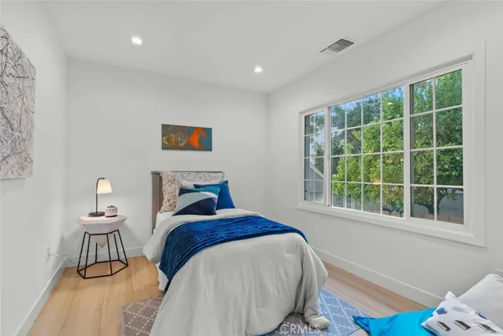 2512 Prospect Avenue, Montrose, California 91020