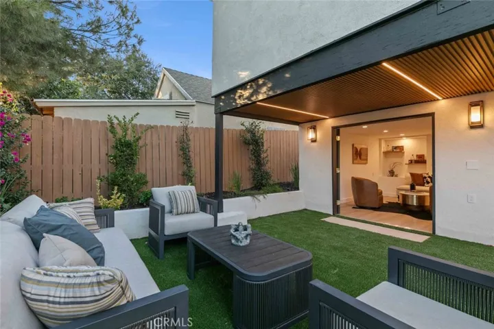 2512 Prospect Avenue, Montrose, California 91020