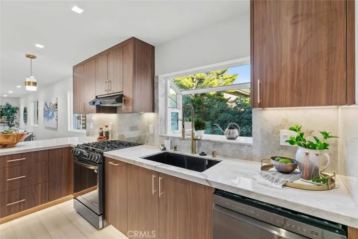 2512 Prospect Avenue, Montrose, California 91020