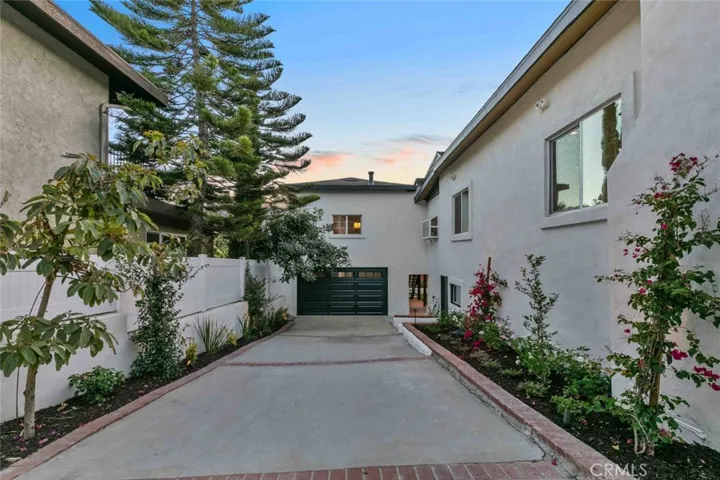 2512 Prospect Avenue, Montrose, California 91020