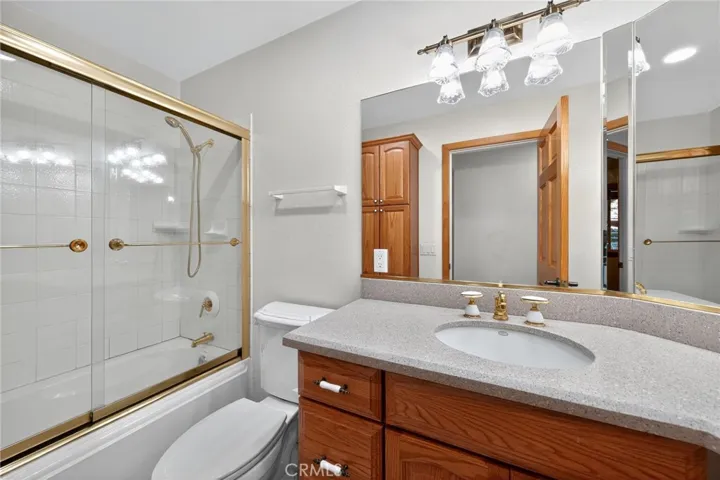 2nd Bathroom