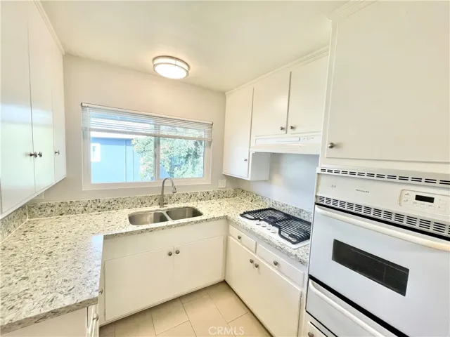 3123 Foothill Boulevard 08, La Crescenta, California 91214