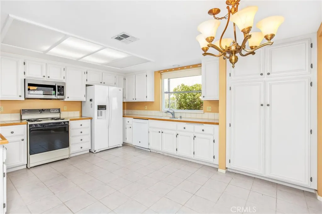 738 Amber Sky, Banning, California 92220 home-pic-13