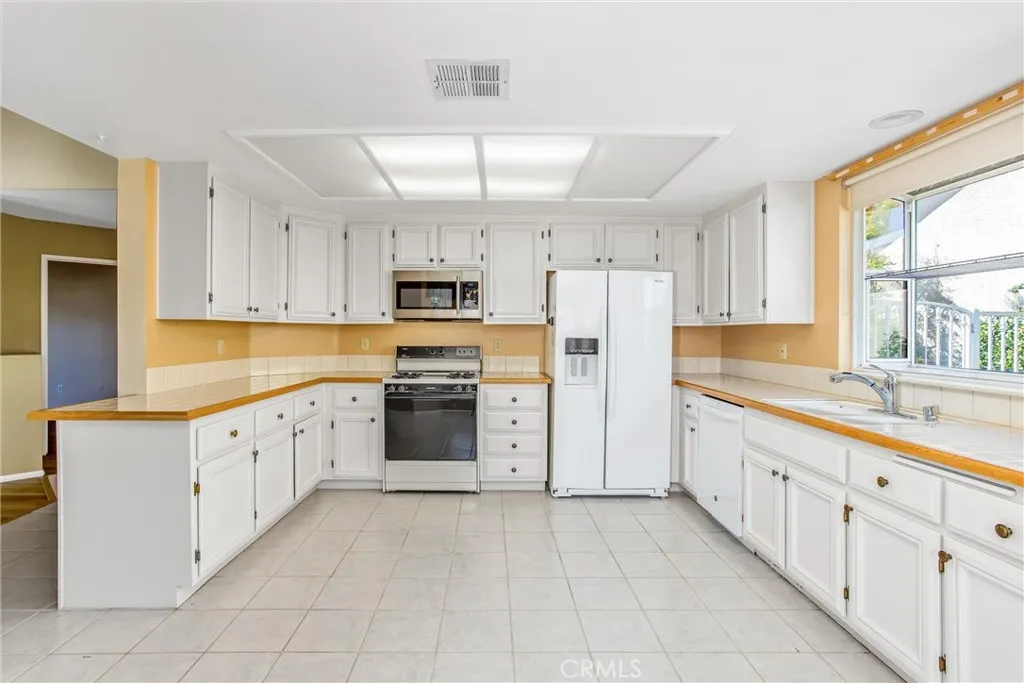738 Amber Sky, Banning, California 92220 home-pic-12