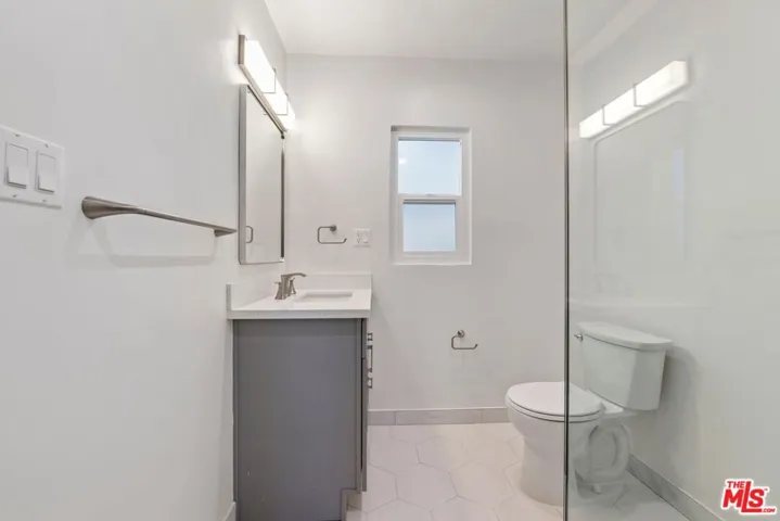 1250 N Crescent Heights Boulevard 4, West Hollywood, California 90046