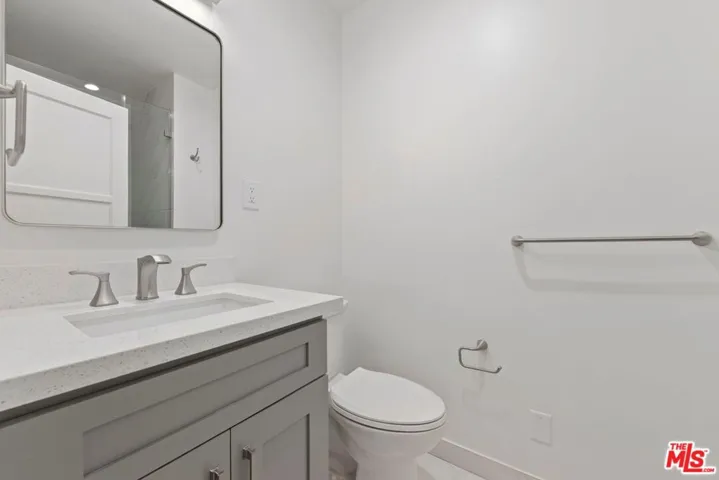 1250 N Crescent Heights Boulevard 4, West Hollywood, California 90046