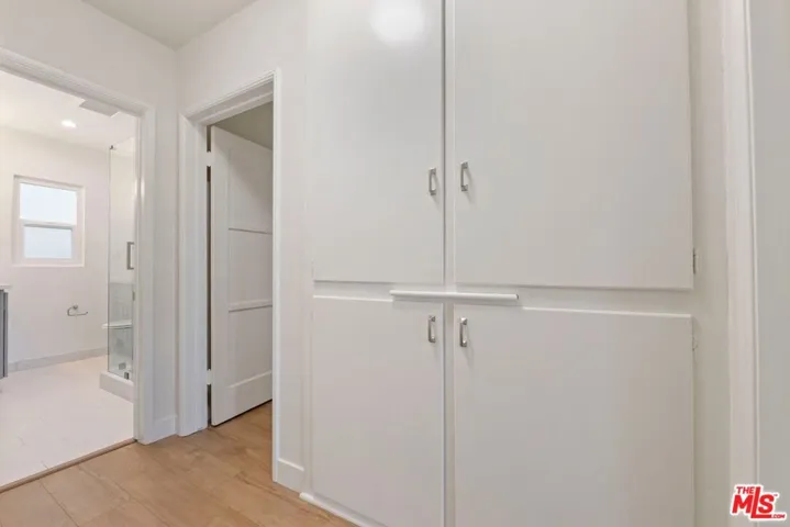 1250 N Crescent Heights Boulevard 4, West Hollywood, California 90046