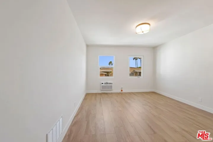 1250 N Crescent Heights Boulevard 4, West Hollywood, California 90046
