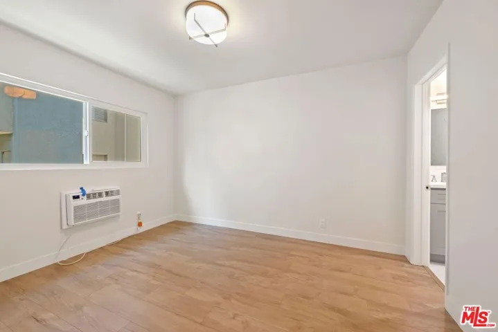 1250 N Crescent Heights Boulevard 4, West Hollywood, California 90046