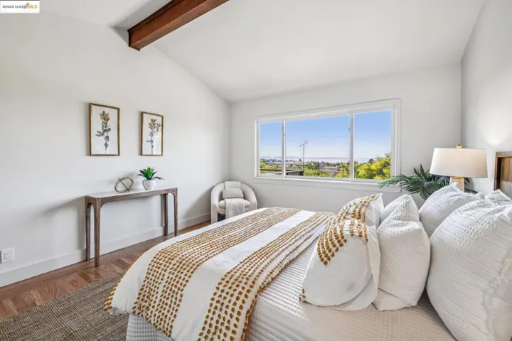 1631 Santa Clara St, Richmond, California 94804