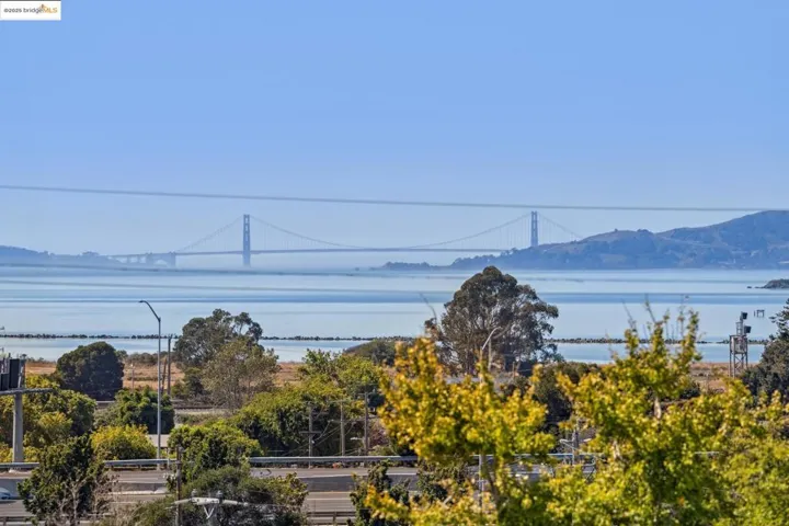 1631 Santa Clara St, Richmond, California 94804