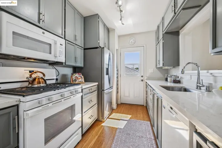 1631 Santa Clara St, Richmond, California 94804