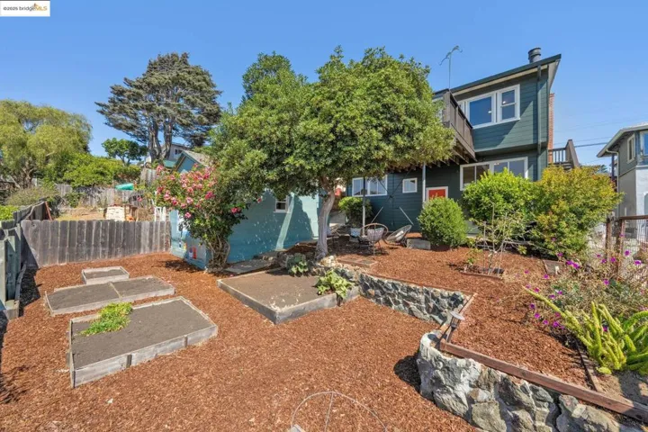 1631 Santa Clara St, Richmond, California 94804