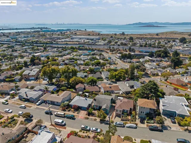 1631 Santa Clara St, Richmond, California 94804
