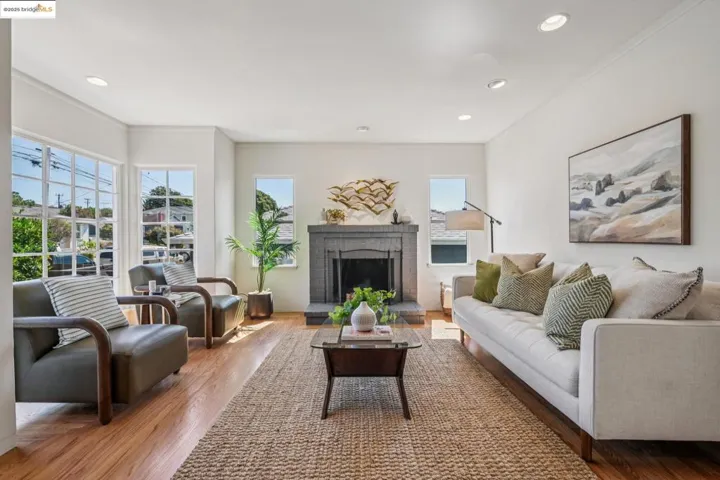 1631 Santa Clara St, Richmond, California 94804