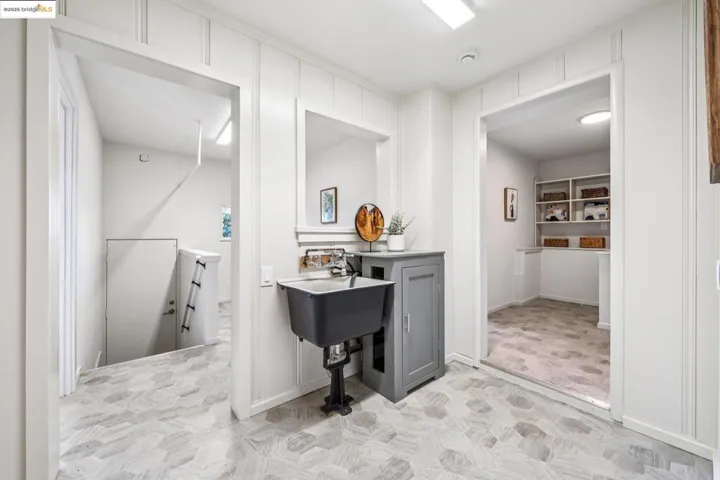 1631 Santa Clara St, Richmond, California 94804