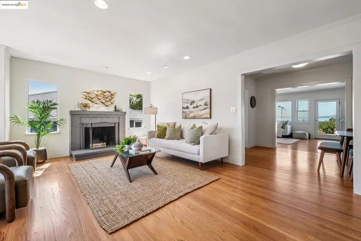 1631 Santa Clara St, Richmond, California 94804