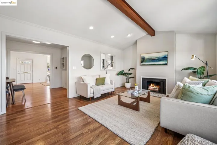 1631 Santa Clara St, Richmond, California 94804