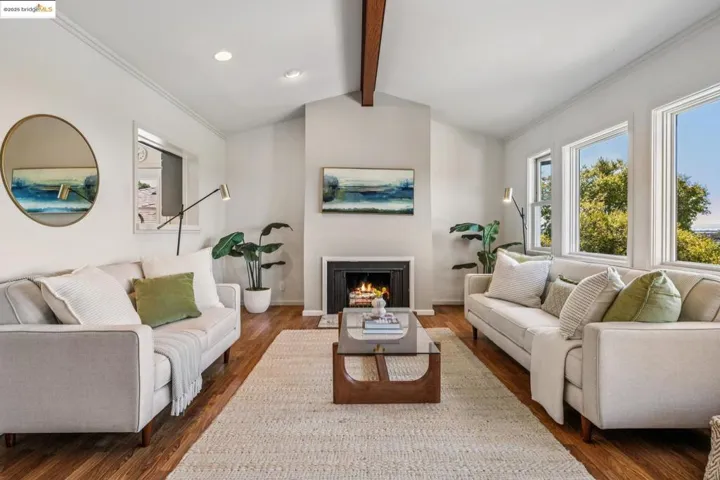 1631 Santa Clara St, Richmond, California 94804