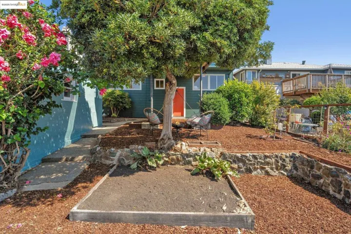 1631 Santa Clara St, Richmond, California 94804