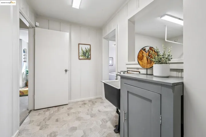 1631 Santa Clara St, Richmond, California 94804