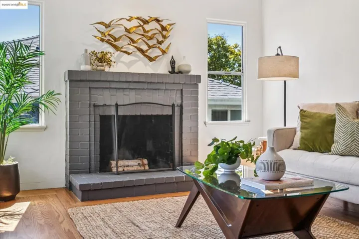 1631 Santa Clara St, Richmond, California 94804