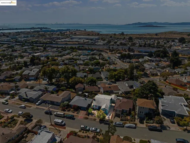 1631 Santa Clara St, Richmond, California 94804