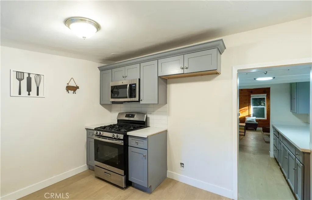 757 N Village Lane N, Crestline, California 92325 home-pic-17