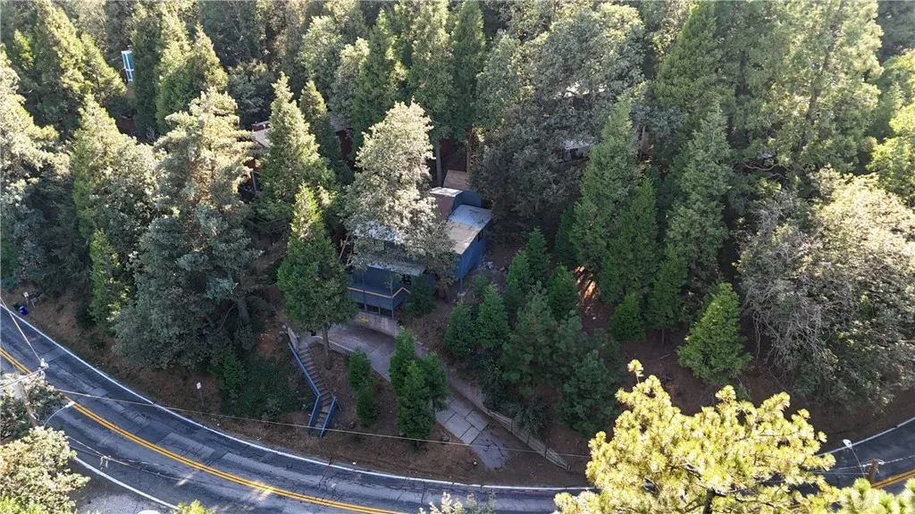 757 N Village Lane N, Crestline, California 92325 home-pic-39