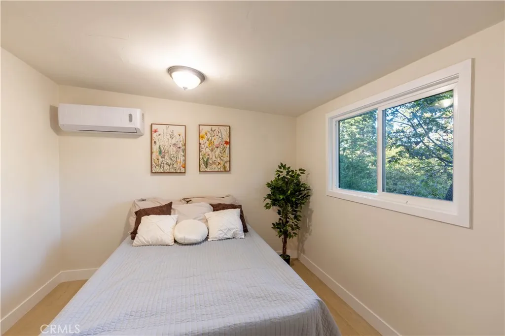 757 N Village Lane N, Crestline, California 92325 home-pic-24