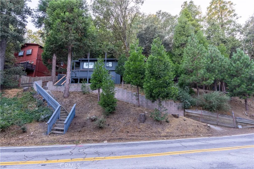 757 N Village Lane N, Crestline, California 92325 home-pic-51