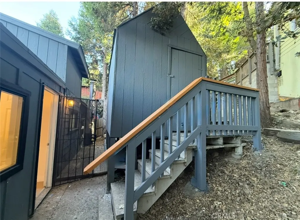 757 N Village Lane N, Crestline, California 92325 home-pic-36