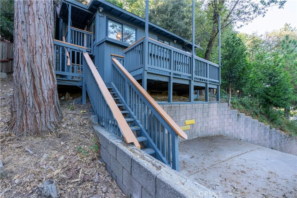 757 N Village Lane N, Crestline, California 92325 home-pic-2